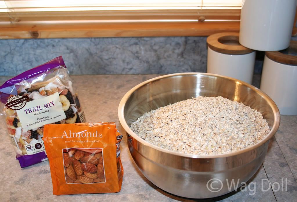 Toasted Oat and Nut Muesli with Dried Fruit Recipe Eating Clean & Looking Lean.